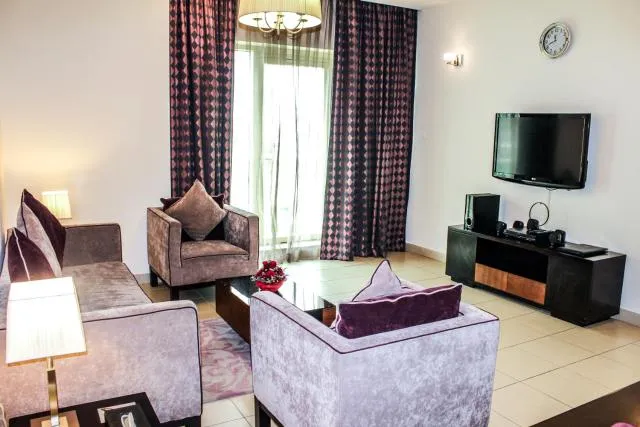 Dunes Hotel Apartment Oud Metha, Bur Dubai - picture  : Seating area,TV/entertainment centre,Living room,Property 