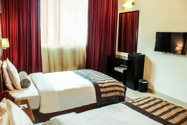  Dunes Hotel Apartment Oud Metha, Bur Dubai - picture  : TV/entertainment centre,Bed,Bedroom,Property 