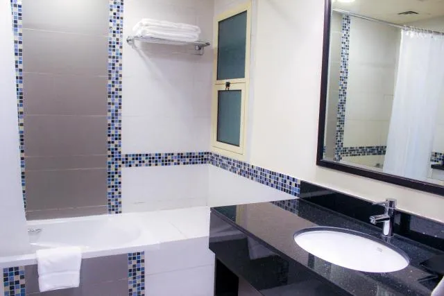  Dunes Hotel Apartment Oud Metha, Bur Dubai - picture  : Bathroom,Bathroom,Property 