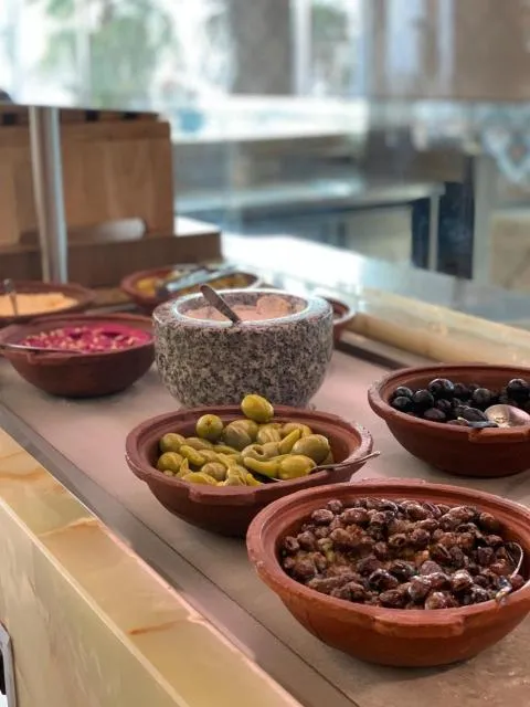  Royal M Hotel & Resort Abu Dhabi - picture  : Breakfast,Property 