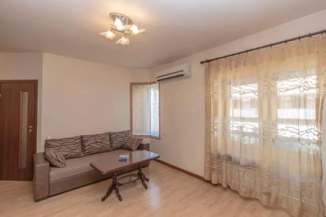  Stay Inn Apartments at Nalbandyan 50 street - picture  : Seating area 