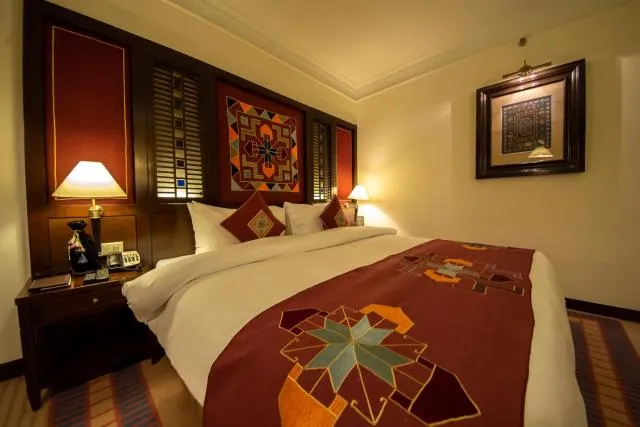  Kabul Serena Hotel - picture  : Bed 