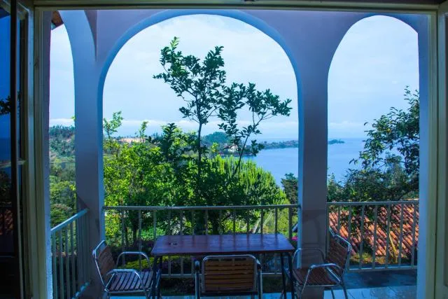  Rebero Kivu Resort - photo  : Balcon/terrasse,Balcon/Terrasse,Vue sur la mer,Propriété 