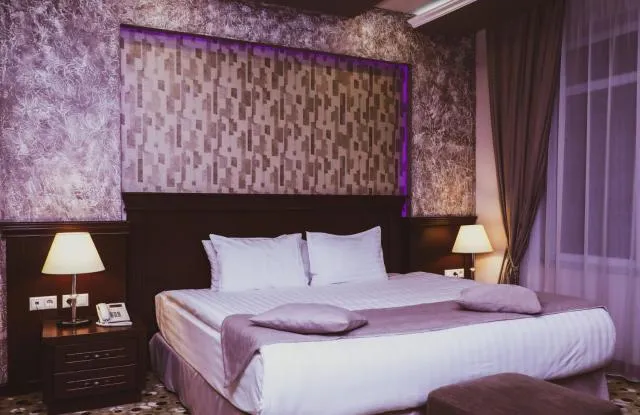  Central Hotel Yerevan - picture  : Bed,Bed,Room 