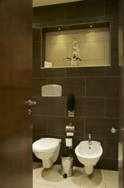  Ramada Downtown Abu Dhabi - picture  : Bathroom,Bathroom,Property 