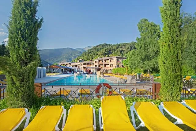  Apartaments Giberga - picture  : Swimming pool,Pool view,Summer,Garden,Swimming pool,sunbed,Property 