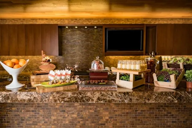  Swissôtel Al Ghurair Dubai - picture  : Food,Property 