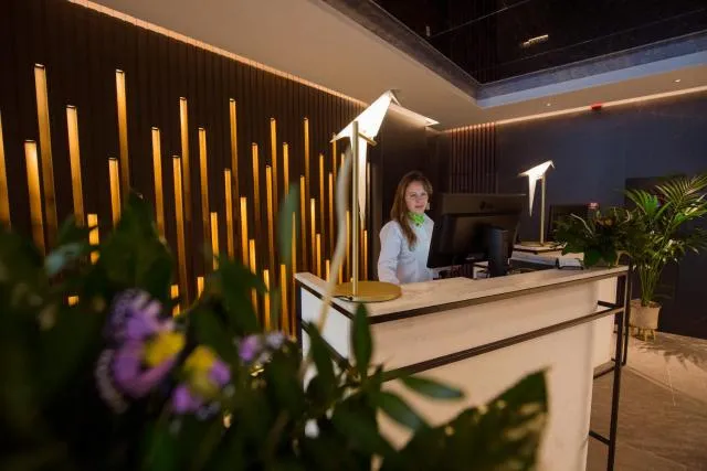  Yomo Centric - picture  : Nearby landmark,Kitchen/kitchenette,Staff,Lobby or reception,Property 