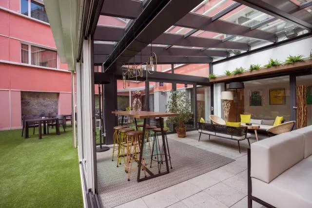  Yomo Centric - picture  : Patio,Balcony/Terrace,Property 