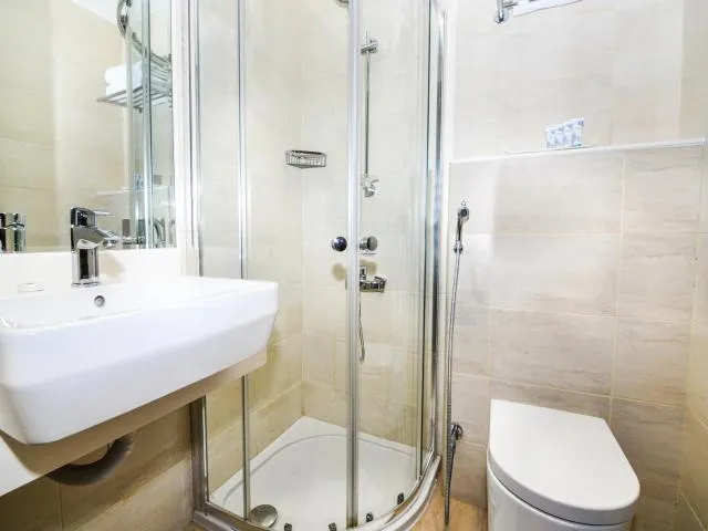  Action Hotel Ras Al Khaimah - picture  : Bathroom,Bathroom,Property 