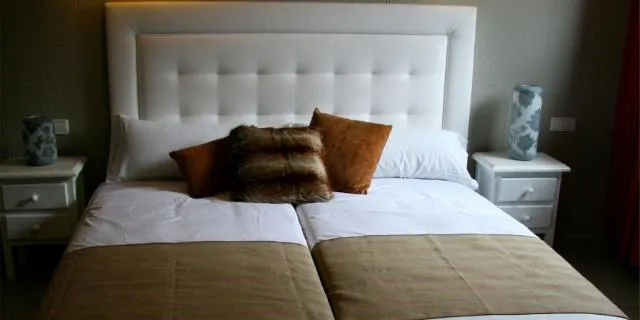  El Pradet - picture  : Bed,Bedroom,Property 