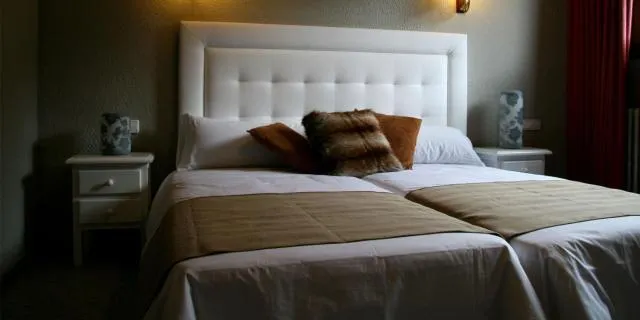  El Pradet - picture  : Bed,Bedroom,Property 