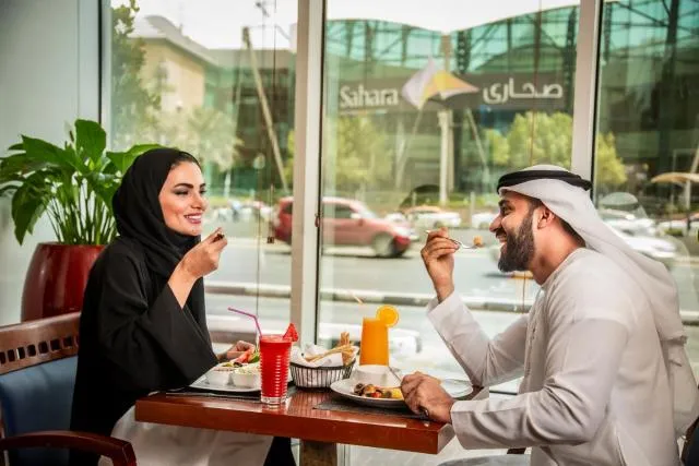  Golden Sands Hotel & Residences - picture  : Toilet,Restaurant/places to eat,People,Property 