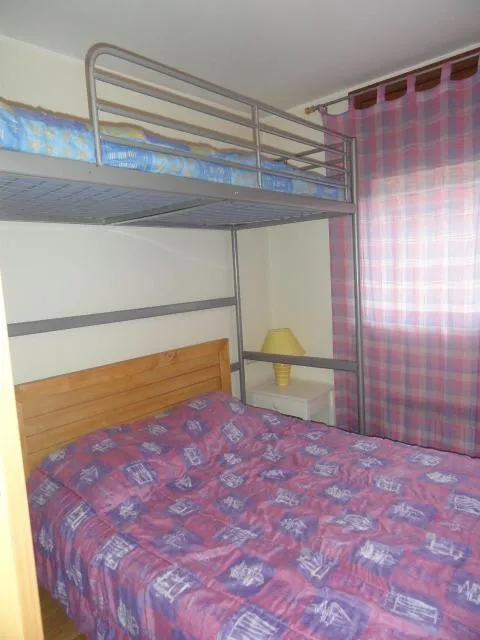  Sol Tarter - picture  : Off site,Bedroom,bunk bed,Property,Room 
