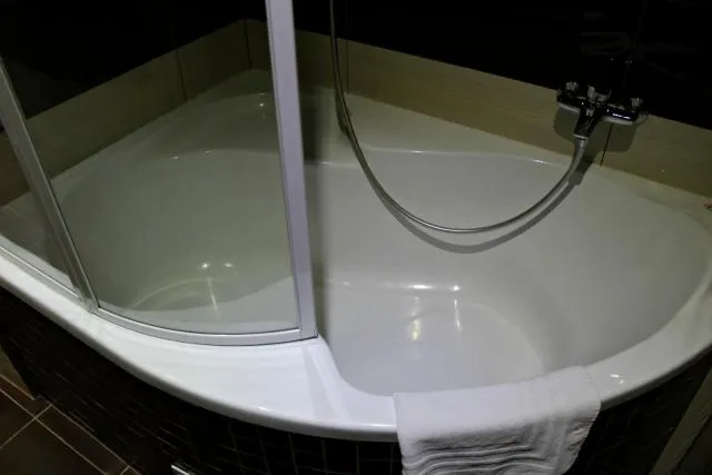  Hotel Lucia - picture  : Bathroom,Bathroom,Property 