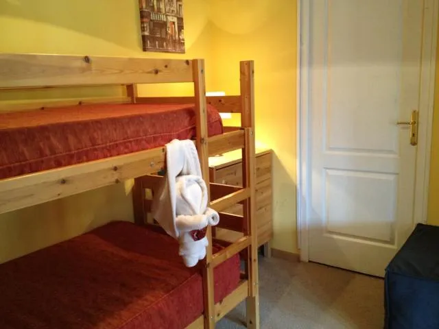  Roc Apartment - picture  : Off site,bunk bed,Room 