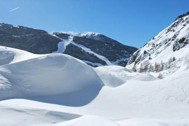  Roc Apartment - picture  : Shower,Day,Natural landscape,Property 