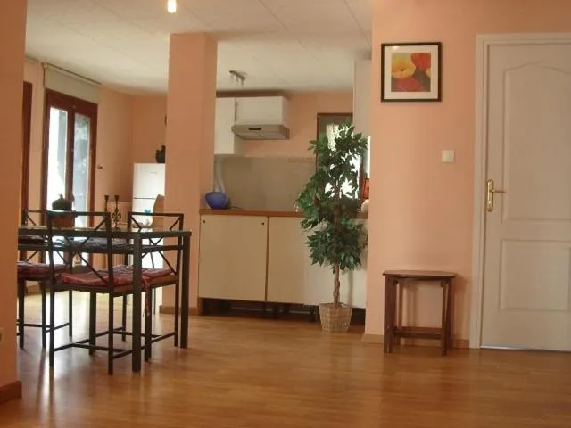  Roc Apartment - picture  : Kitchen/kitchenette,Dining area,Day,Dining area,Property 