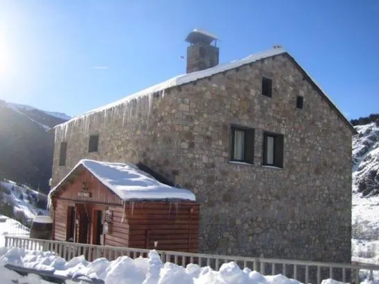  Roc Apartment - picture  : Shower,Property building,Property building,Day,Property 