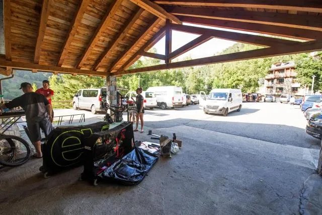  Apartaments Giberga - picture  : Day,Cycling,group of guests,Parking,Property 