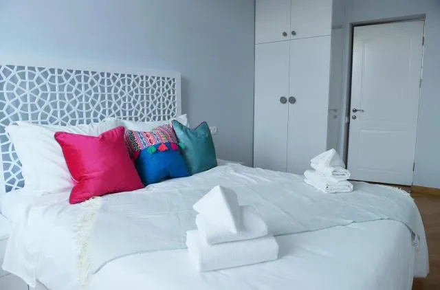  Spacious Modern 2 Bedrooms Apartment in Central Yerevan - photo  : Lit,Lit,Photo de toute la pièce,Chambre à coucher,Propriété,Chambre 