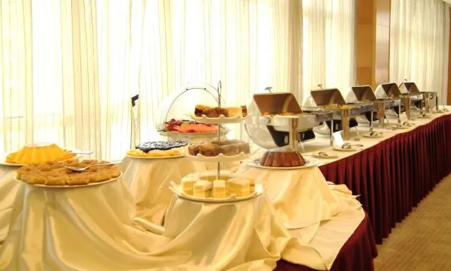  Sharjah Premiere Hotel & Resort - picture  : Breakfast,Property 