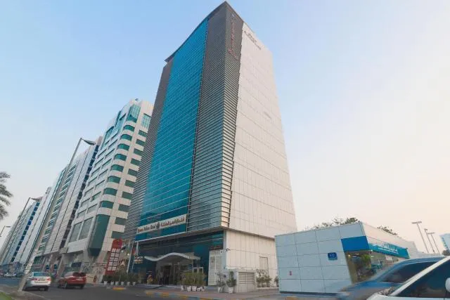  Queen Palace Hotel - picture  : Property building,Property building,Property 