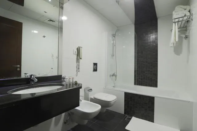  Queen Palace Hotel - picture  : Bathroom,Bathroom,Property 
