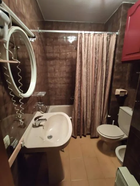  Maia Pedrous - picture  : Bathroom,Bathroom,Bath,Property 