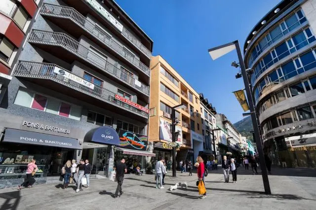  Glaner Hotel Cafe - picture  : Aqua park,Bird's eye view,On-site shops,Lobby or reception,Shopping Area,Property 