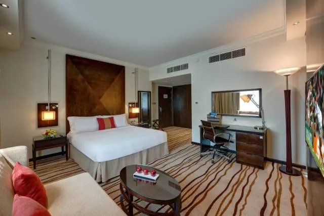  Media Rotana Dubai - picture  : Photo of the whole room,Seating area,Property,Room 
