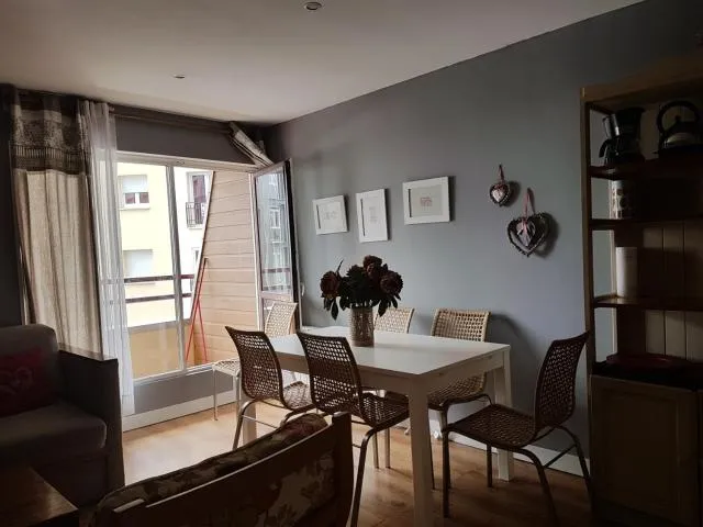  Esqui Pas De La Casa - picture  : Seating area,Dining area 