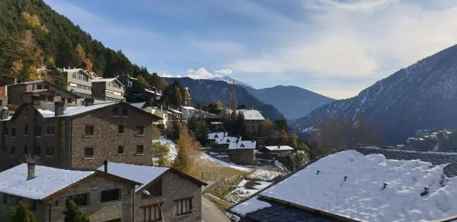  Residencia Aldosa - picture  : Shower,Nearby landmark,Aqua park,Natural landscape,Balcony/Terrace,Mountain view,Street view,Property 