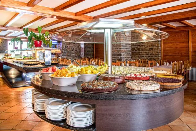  Cal Ruiz - picture  : Food,Food and drinks,Food,Lunch,Property 