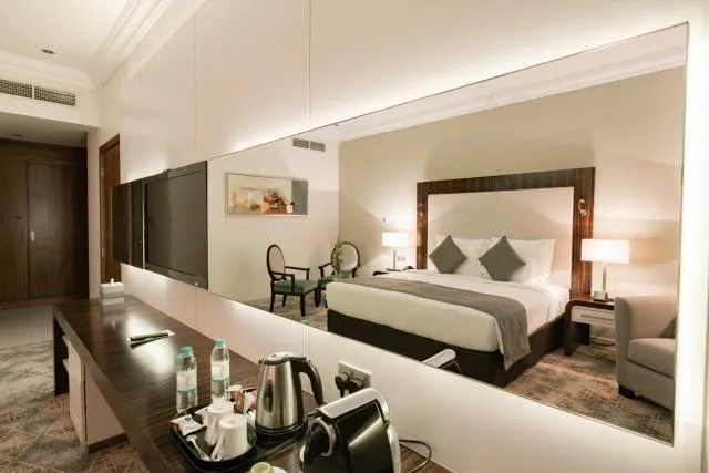  Elite Byblos Hotel - picture  : Bed,TV and multimedia,Coffee/tea facilities,Photo of the whole room,Bedroom,Property,Room 
