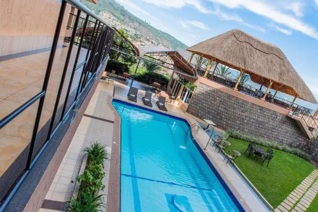  Kigaliview Hotel and Apartments - photo  : Immeuble immobilier,Patio,Piscine,Vue de la piscine,Paysage naturel,Vue sur la montagne,Vue de la piscine,Piscine,Propriété 
