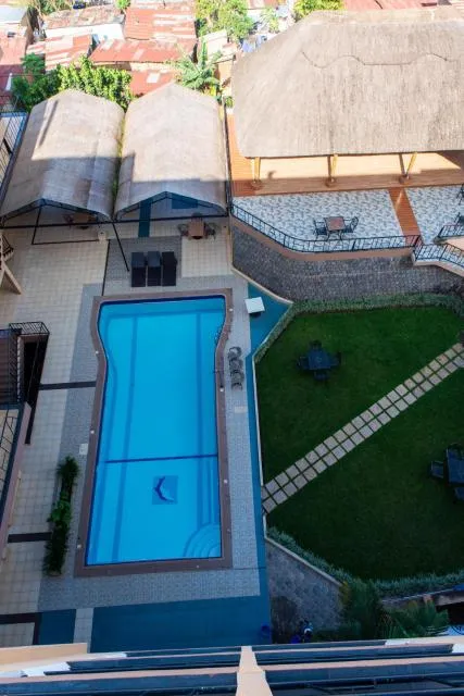  Kigaliview Hotel and Apartments - photo  : Immeuble immobilier,Vue de la piscine,Piscine,Propriété 