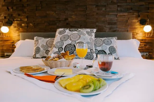  Yomo Centric - picture  : Breakfast,Food and drinks,Food,Breakfast,Property 