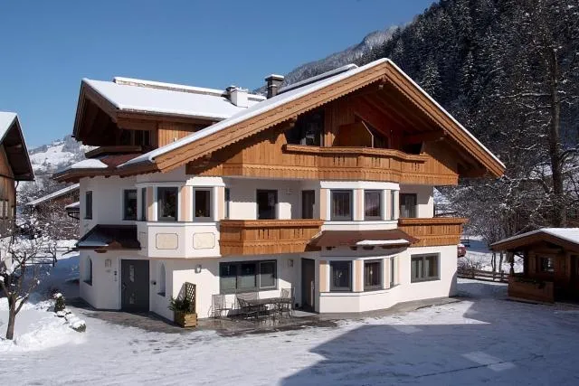 Appartement Zottl - photo  : Douche,Façade/entrée,Immeuble immobilier,Propriété 