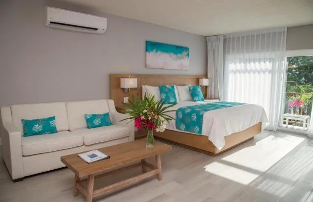  Siboney Beach Club - picture  : Photo of the whole room,Room 