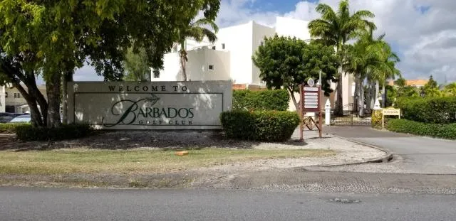  THE GOOD LIFE - picture  : Property building,Golfcourse,Property 