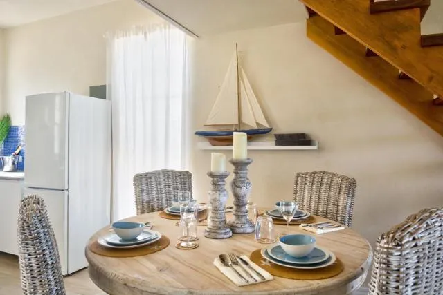  West Rock Villas - picture  : Toilet,Dining area,Dining area,Property 