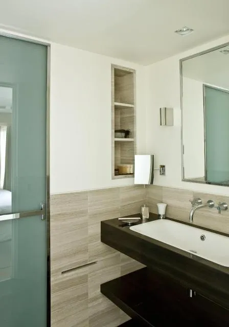  Hotel Marignan Champs-Elysées - photo  : Salle de bain,Salle de bain,Propriété 