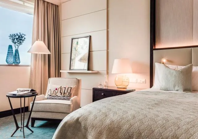  InterContinental Warszawa, an IHG Hotel - picture  : Bed,Photo of the whole room,Room 