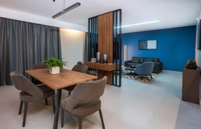  Hotel Holiday International - picture  : Dining area,Living room,Seating area,Dining area,Property 