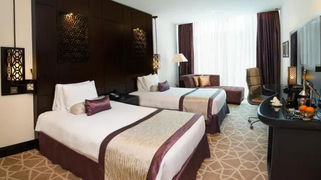  Holiday Inn Dubai Al Barsha, an IHG Hotel - picture  : Bed,Photo of the whole room,Room 