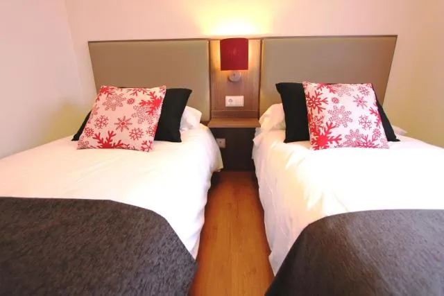  Pierre & Vacances Andorra El Tarter - picture  : Bed,Bed,Bedroom,Property,Room 