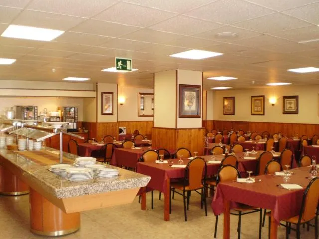  Apartaments Crest Pas - picture  : Toilet,Restaurant/places to eat,Property 