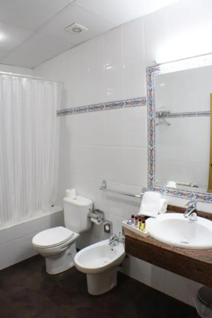  Hotel Meta - picture  : Bathroom,Bathroom,Property 