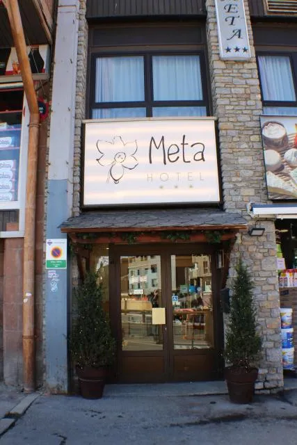  Hotel Meta - picture  : Facade/entrance,Property logo or sign,Property 